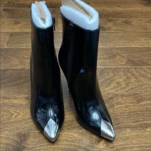 NIB, I.N.C. Rohese Patent Ankle Boots